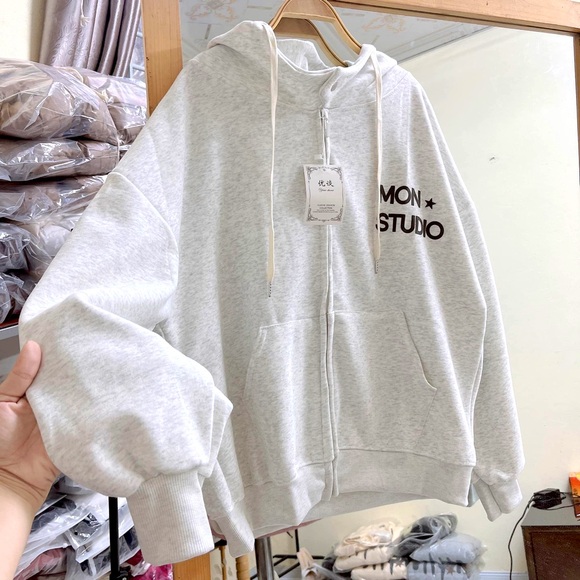 Tops - Thick oversize zipper hoodie to suit any style